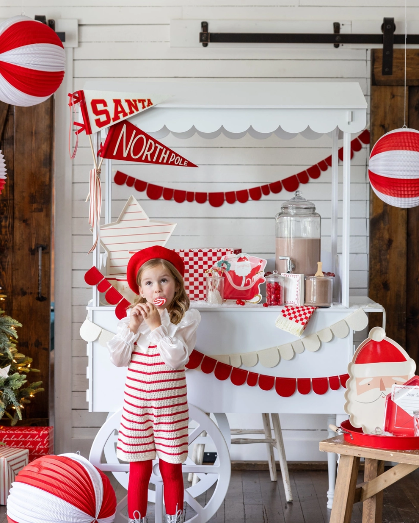 Red & Cream Felt Scalloped Banner Set