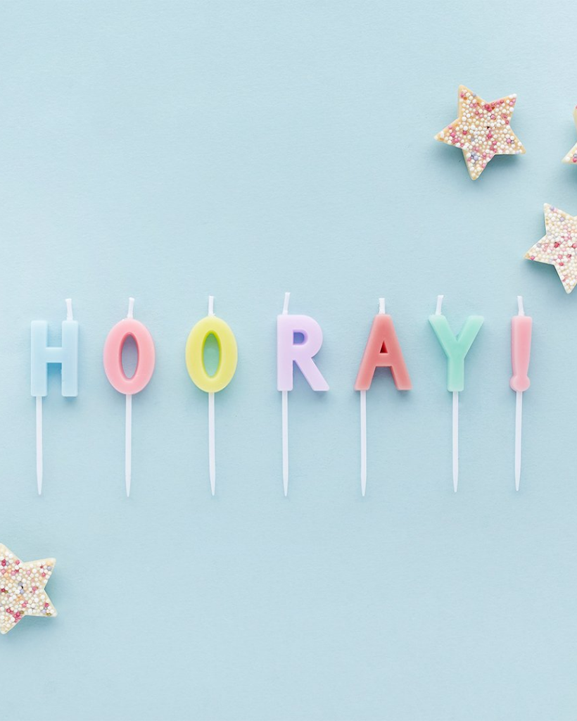 Pastel "Hooray!" Birthday Candles