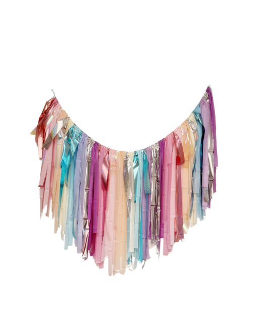 Daydream Streamer Garland