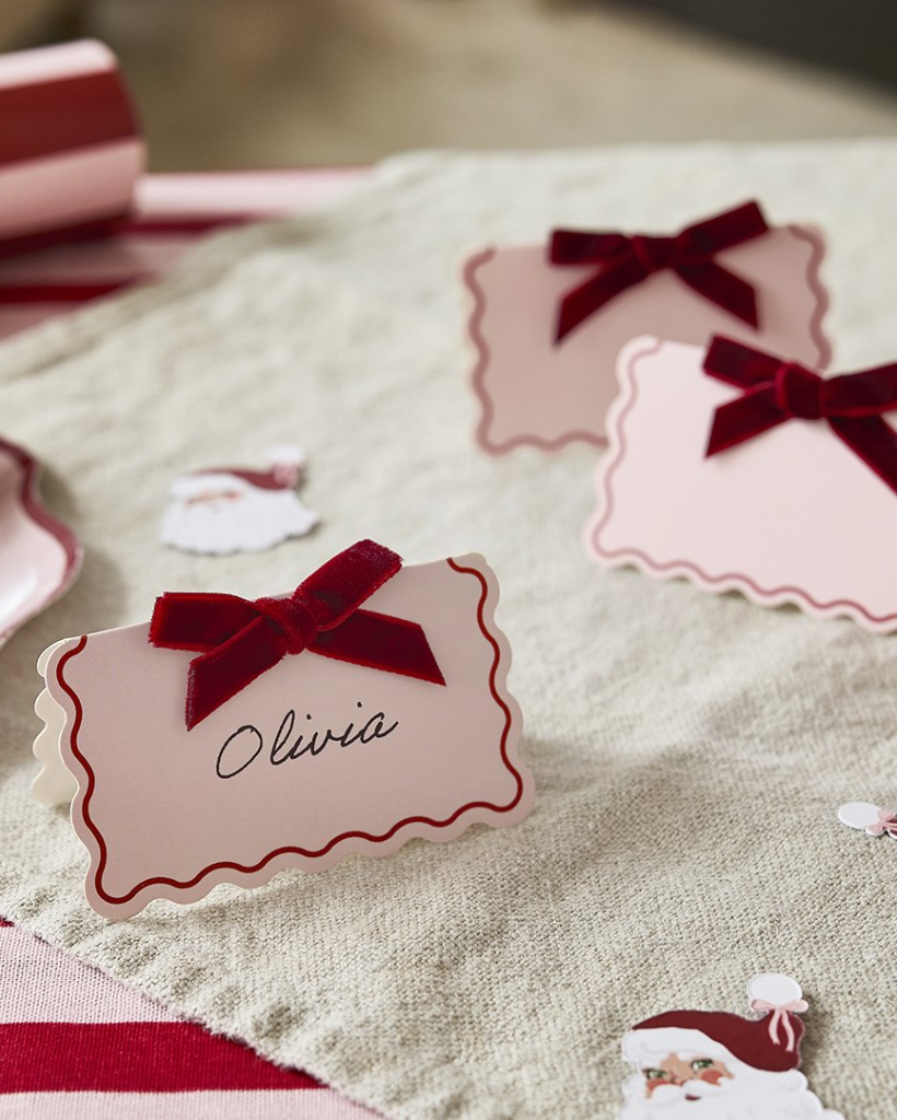 red velvet bow wavy christmas place cards